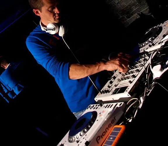 Wallis Arms 3* Sráid an Mhuilinn